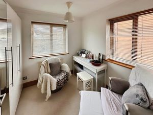 COLLINGWOOD ROAD- click for photo gallery